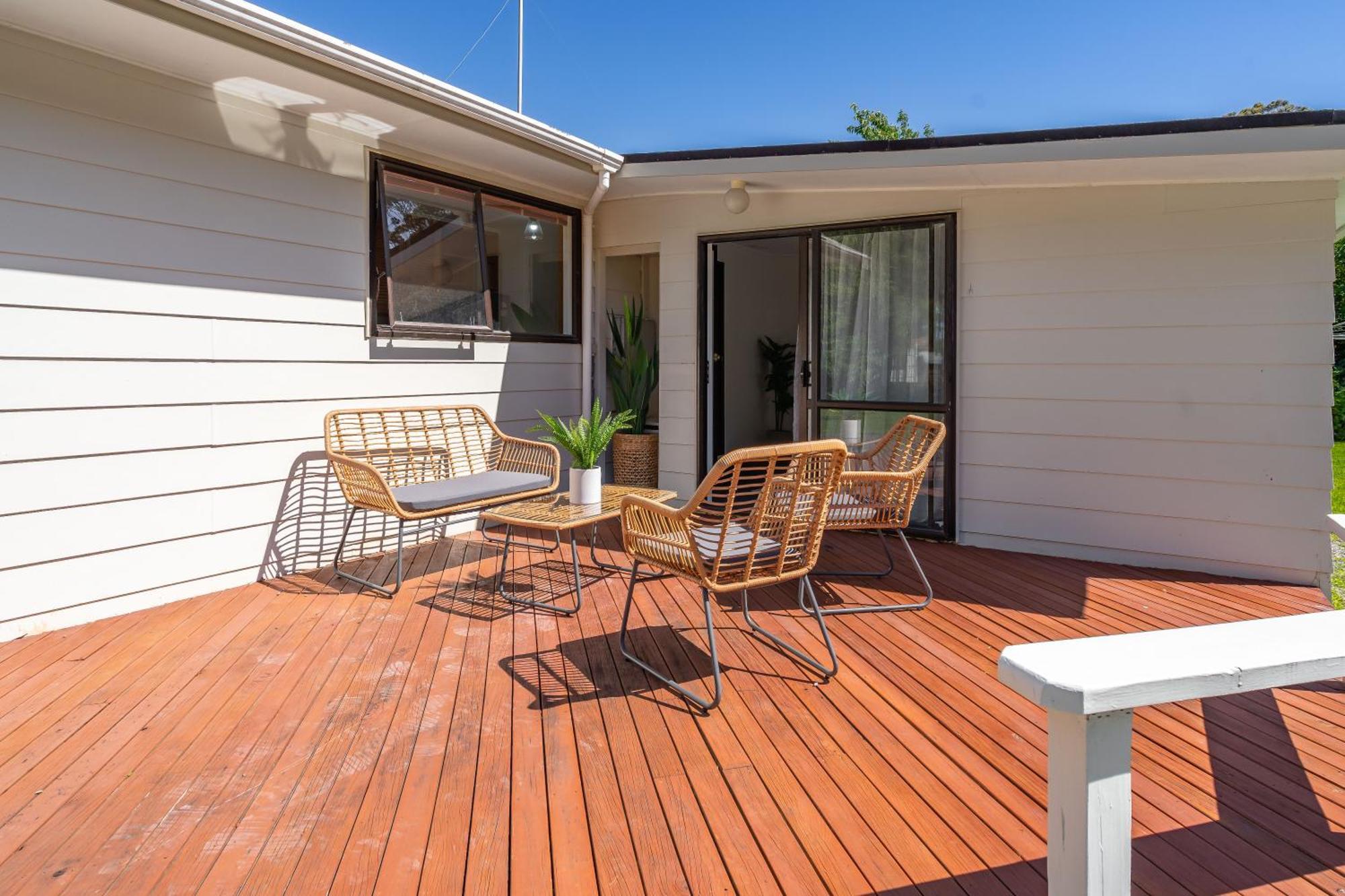 Sunny And On Big Section * Featherston